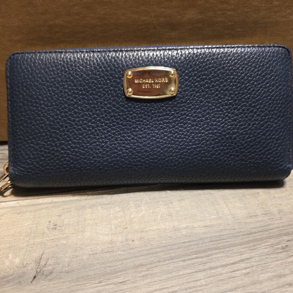Michael Kors Jet Set Travel Large Zip-around Continental Navy Wallet